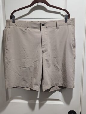 Men's Beige Stretch Performance Nylon Callaway Shorts Size 38